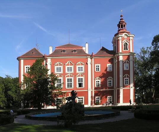 Zámek Dětenice vás rád přivítá i v prosinci