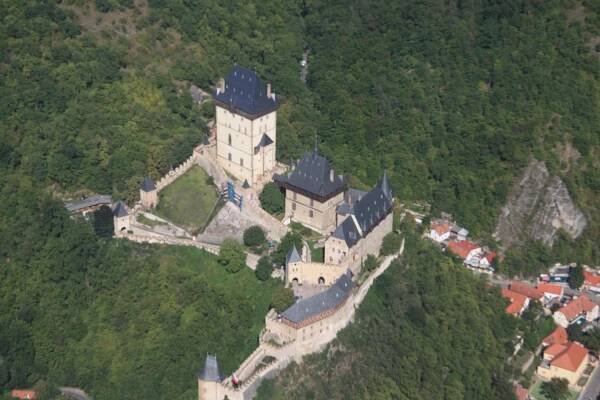 Na Karlštejn by se měl vydat každý Čech. Vstup za hubičku ale nečekejte