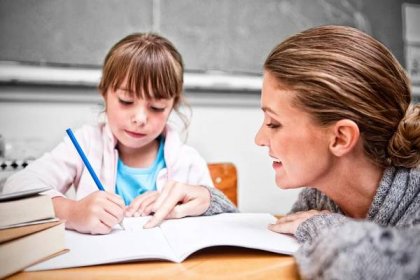 Pro psaní domácích úkolů zvolte jedno místo, kde bude mít dítě dostatečný klid a po ruce vše potřebné