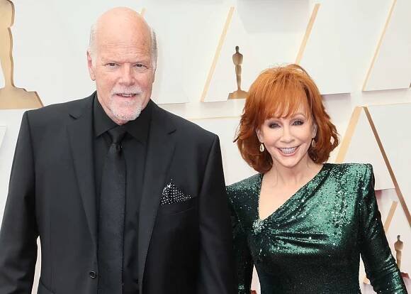 Who Is Reba McEntire's Husband? Meet The Singer's Boyfriend Rex Linn - Wide Open Country
