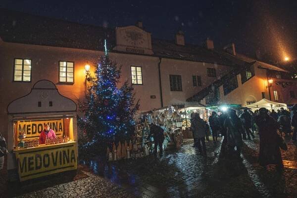 Advent ve Strakonicích: Na hradě bude peklo, trhy i Noid Bárta