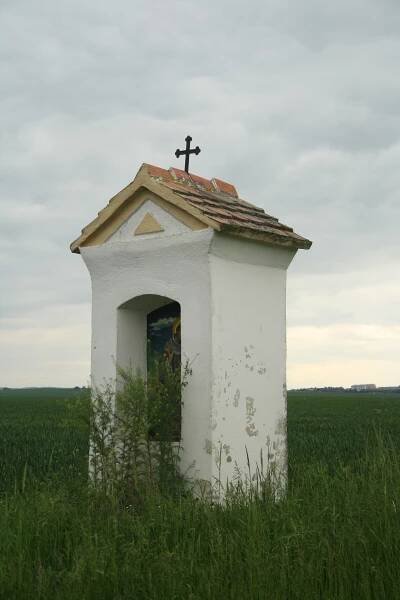 Soubor:Little Chapel of cross way in Zvěrkovice, Třebíč District.JPG – Wikipedie