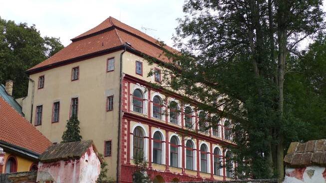 Soubor:Lčovice - zámek 02.jpg