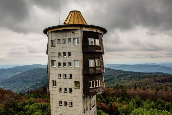 Český les: vojenská věž na vrcholu Čerchova