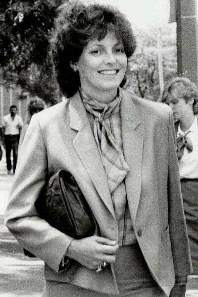 Cathy Smith, the woman accused in death of comic John Belushi leaves court after yesterday's hearing to see whether she'll be extradited to California.
