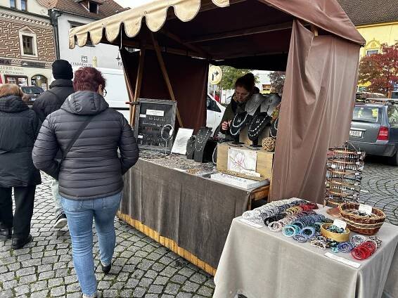V Sušici v sobotu vrcholily farmářské trhy, k mání bylo ovoce, víno i džemy