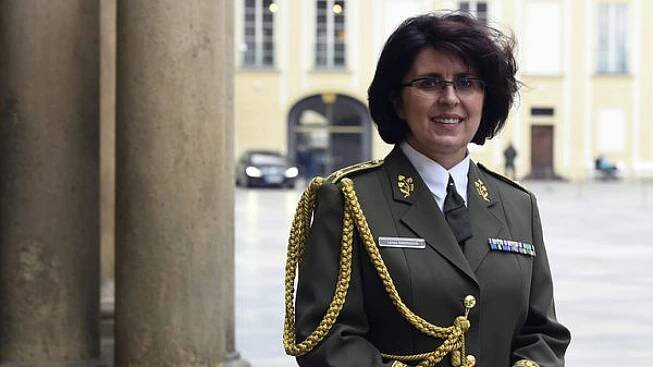 Máme své přednosti, v moderní armádě mají ženy místo, říká první česká generálka Šmerdová