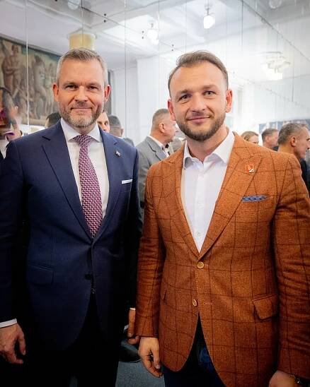 Novým šéfem po Pellegrinim se stal Šutaj Eštok. Kvůli atentátu na Fica kritizoval opozici