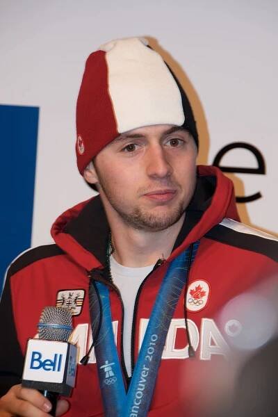 Soubor:Alexandre Bilodeau with gold medal (4).jpg – Wikipedie