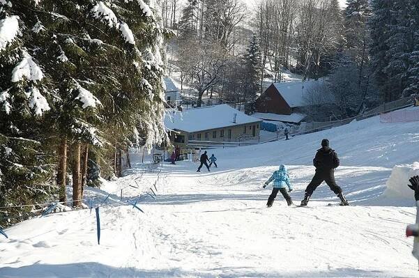 Ski areál Potůčky - ubytování, počasí, online webkamera, otevírací doba, akce