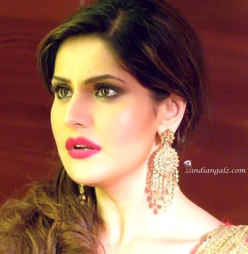 Hot Screen Caps – IndianGalz
