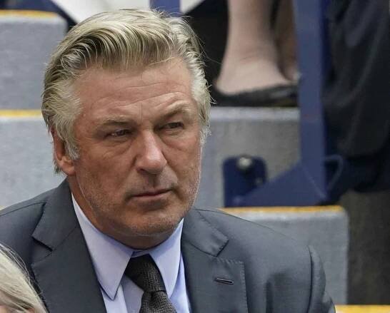 Baldwin podle prokuratury při střelbě během natáčení porušil základy bezpečnosti