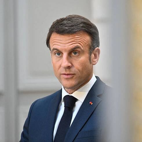Emmanuel Macron bei einer Presseerklärung am Rande eines Arbeitsessens im Elysée-Presidenz-Palast in Paris, Frankreich, am 04.04.2024.