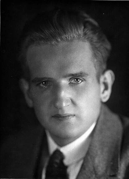 Soubor:JF, 1923.jpg – Wikipedie