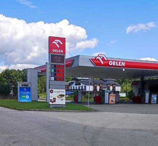 Ceny benzínu a nafty klesají, podívejte se, za kolik natankujete na Táborsku
