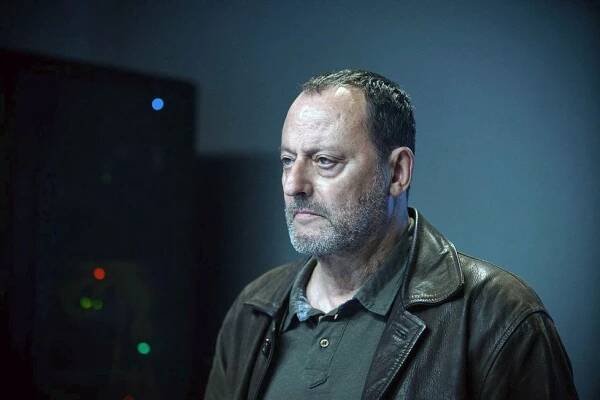 Jean Reno: Vrahoun stříbrného plátna i romantický rytíř slaví sedmdesátku!
