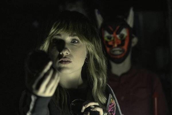 Abigail Dolan - Creepshow - Stranger Sings / Meter Reader - Z filmu