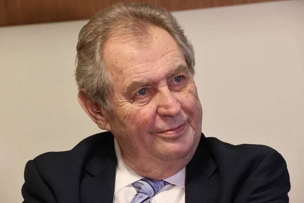 Zeman se omluvil exporadci Šarapatkovi za slova o neschopnosti. Přiměl ho k tomu až soud