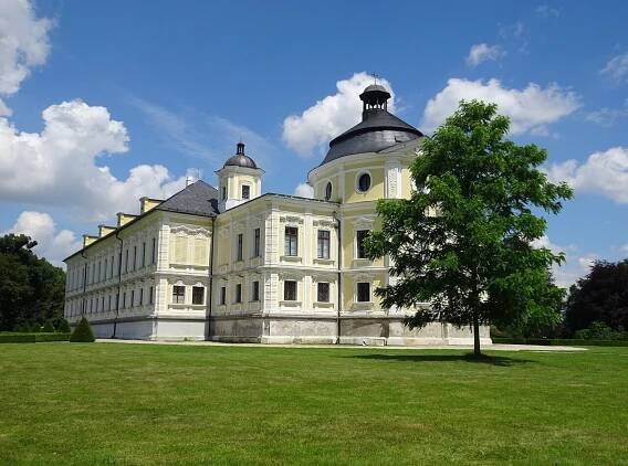 Objevte poklady Slezska: 5 zámků, které vás okouzlí historií i krásou