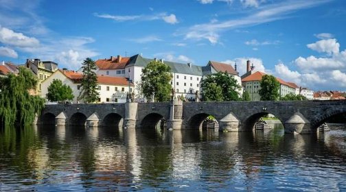 Písek a nejstarší kamenný most v Čechách.