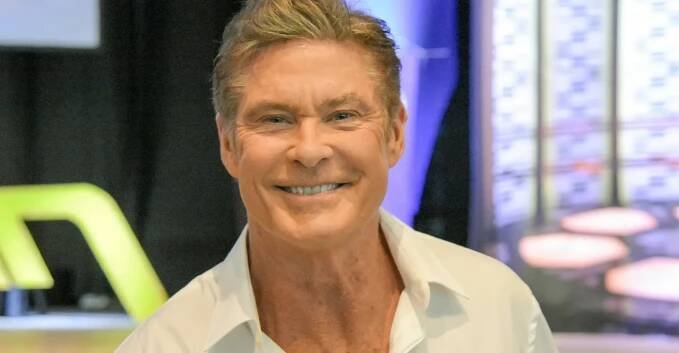 Vrátí se David Hasselhoff? Hollywood chce do kin dostat kultovního detektiva s mluvícím autem