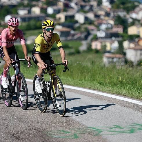 2025 Giro d'Italia stage 19 preview - Isaac del Toro prepares for Giro d'Italia mountain showdown