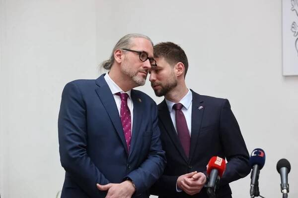 Ficův rival přispěchal do Prahy: Češi, jsme váš partner! Vnímáme agresi Ruska i utrpení Ukrajinců