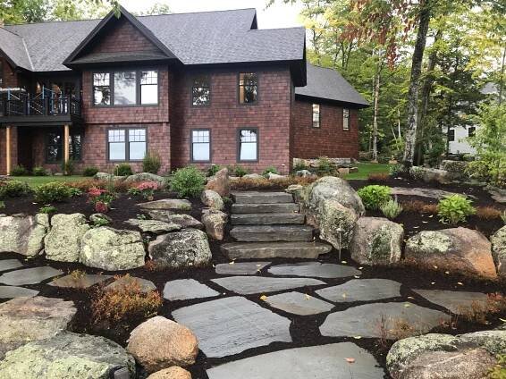Irregular Stand Up Pennsylvania Bluestone, Natural Cleft Finish