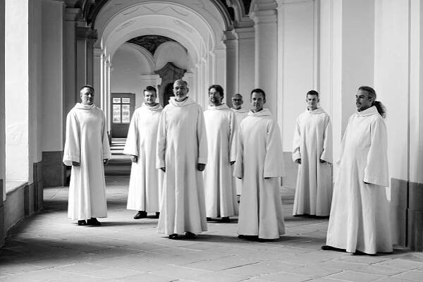 Schola Gregoriana Pragensis s karolinským programem v Mníšku pod Brdy