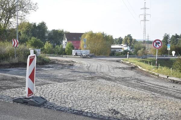 Konec objížděk. Kruhový objezd na I/43 u Černé Hory bude hotový v neděli