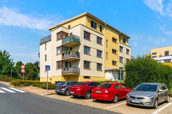 Prodej bytu 2+kk, 53m², Praha - Šterboholy - Realitní makléř a hypoteční poradce | pro Kladensko, Prahu a Střední Čechy 