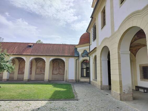 Fotogaléria • Kaple sv. Václava (Kaplnka) • Mapy.com