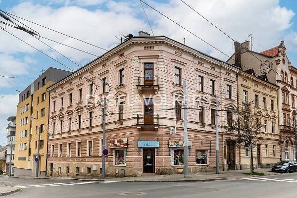Částečně zařízený bar na Jižním Předměstí | Reality.iDNES.cz 