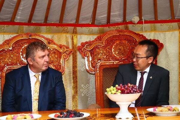 Ing. Pavel Rejchrt - udělení souhlasu k výkonu funkce honorárního konzula Mongolska v České republice - České novinky