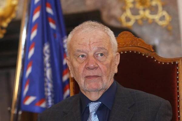 František Koukolík byl pasován na Rytíře lékařského stavu