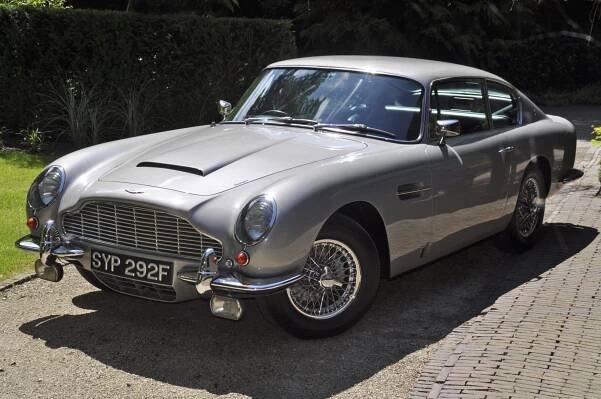 Aston Martin DB6 - Classic Sports Cars Holland