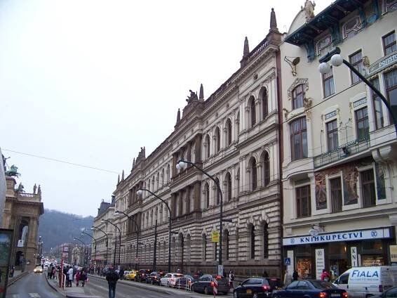 Soubor:Staré Město, Národní 5 a 3. Spořitelna česká - Akademie věd (01).jpg