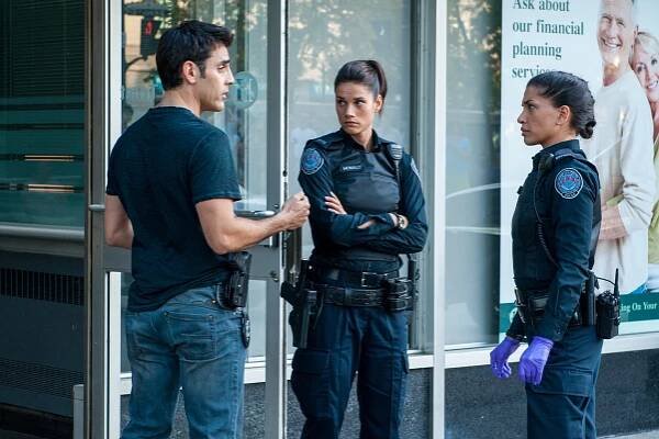 Rookie Blue - Návrat domů - Z filmu - Ben Bass, Missy Peregrym, Rachael Ancheril