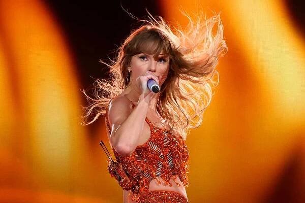 Taylor Swift Sings 'You're Losing Me' for First Time in Moving Performance at Eras Tour in Melbourne, Australia