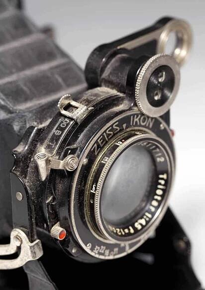 Camera Geekery - Two old cameras, no longer oceans apart - Japan Camera Hunter