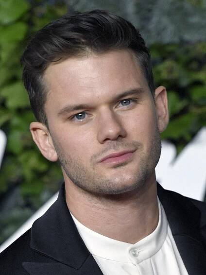 Jeremy Irvine - Actor