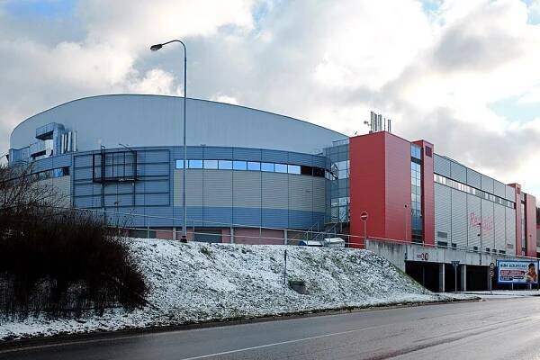 Soubor:Karlovy Vary-Tuhnice KV Arena (1).jpg – Wikipedie
