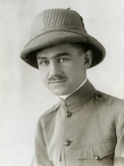 Lowell Thomas - Wikipedia