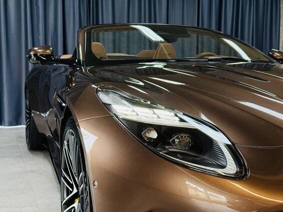 Aston Martin, DB12 *VOLANTE*B&W*CABRIO*ZÁRUK