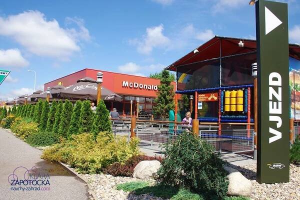 McDonald´s restaurace v Hradci Králové - návrh zeleně