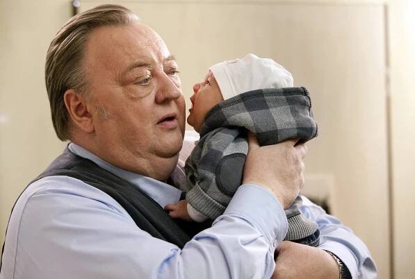 Tlusťoch - Slepé nadšení (S04E06) (2012)
