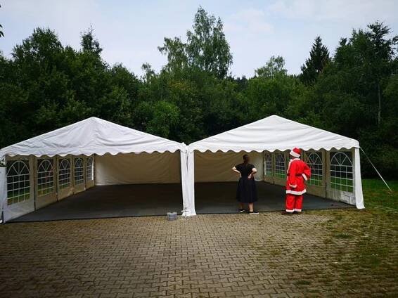 Pronájem party stanů a vybavení Jičín, Valdické Předměstí Pártystany Jičín • Firmy.cz