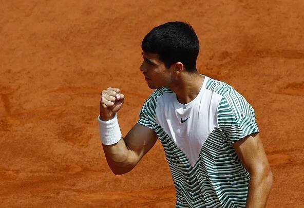 Djokovič si zahraje o titul na French Open. Už zná finálového soupeře