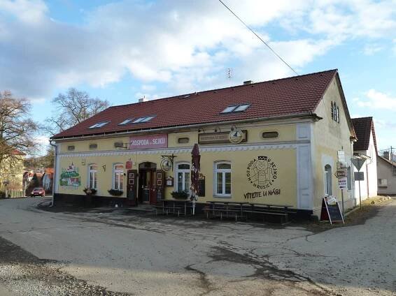 Fotogalerie Výlet do Hrusic, rodiště Josefa Lady - Hrusice - kostel sv. Václava - č. 532854 | Turistika.cz