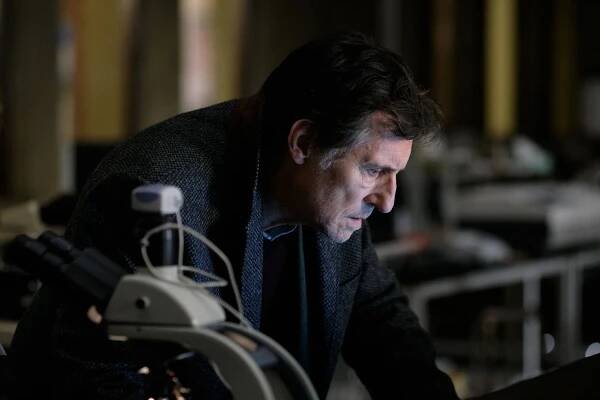 Válka světů - Epizoda 7 - Z filmu - Gabriel Byrne